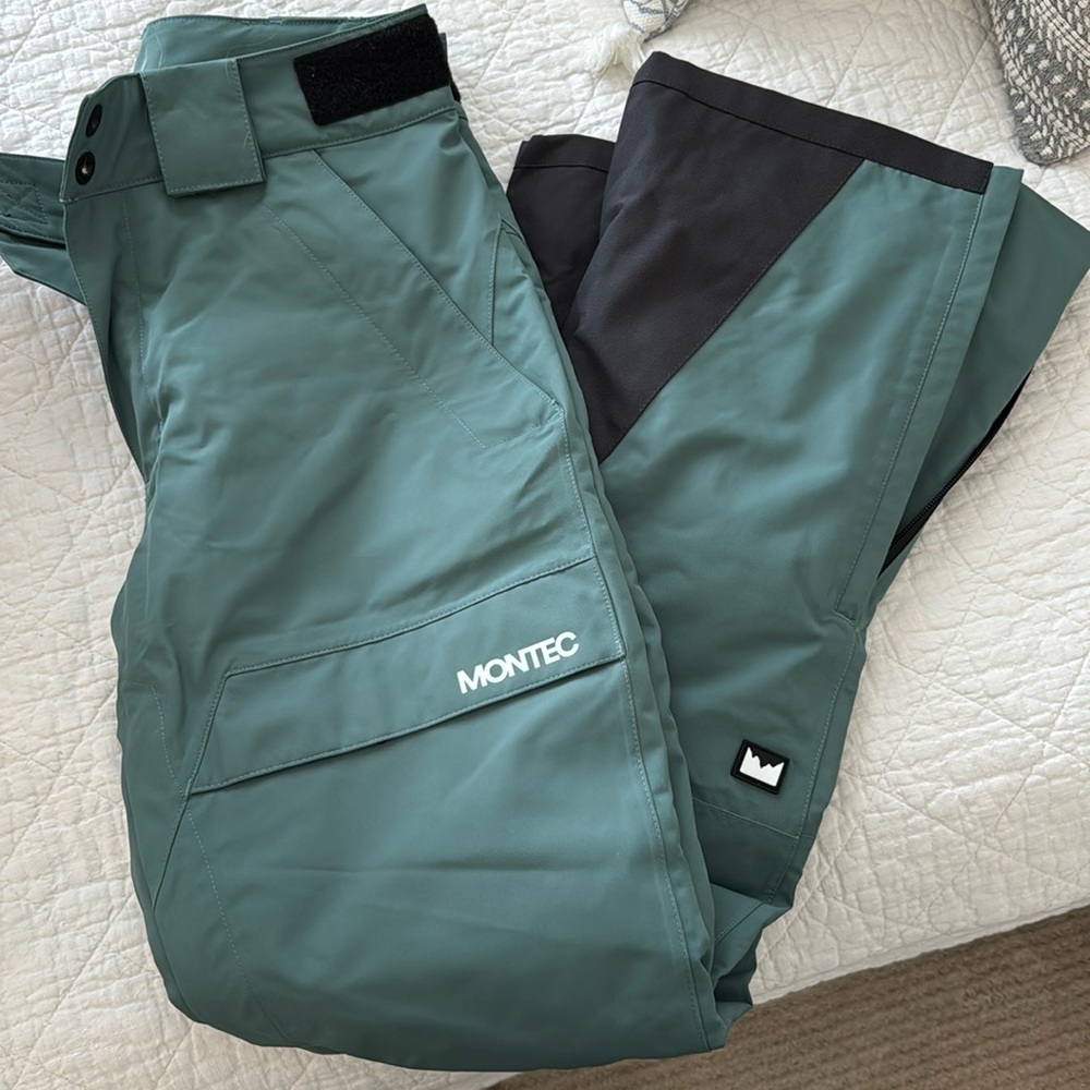 Excellent condition montec snow pants